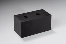 「厚物 角型 ボルト穴」 天然ゴム(黒/NR) 50mm × 50mm × 100mm 2-φ15 1コ
